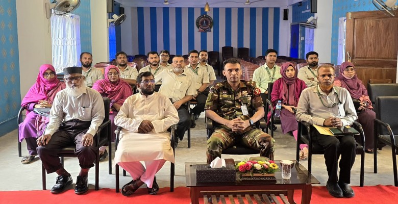 নতুন অধ্যক্ষ মহোদয়ের সাথে শিক্ষক-কর্মচারীদের পরিচিতি