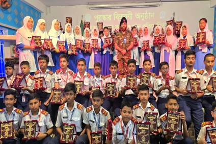 মহাগ্রন্থ পবিত্র আল কুর'আন নিজ ভাষায় সূচারুভাবে পাঠ।